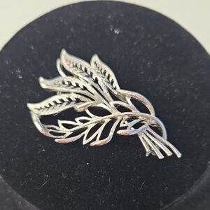 Vintage Lisner Silver Leaf or Feather Cluster Brooch